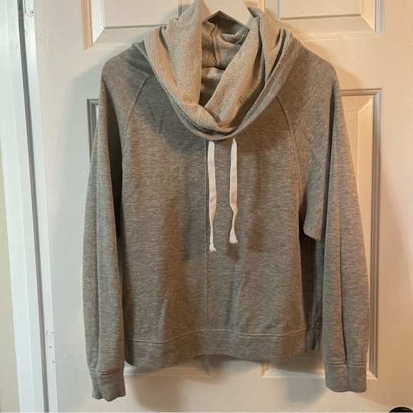 3/15 💚 Derek Heart Gray Cowl Neck Pullover Sweatshirt Casual Comfy Color-block - Picture 2 of 4